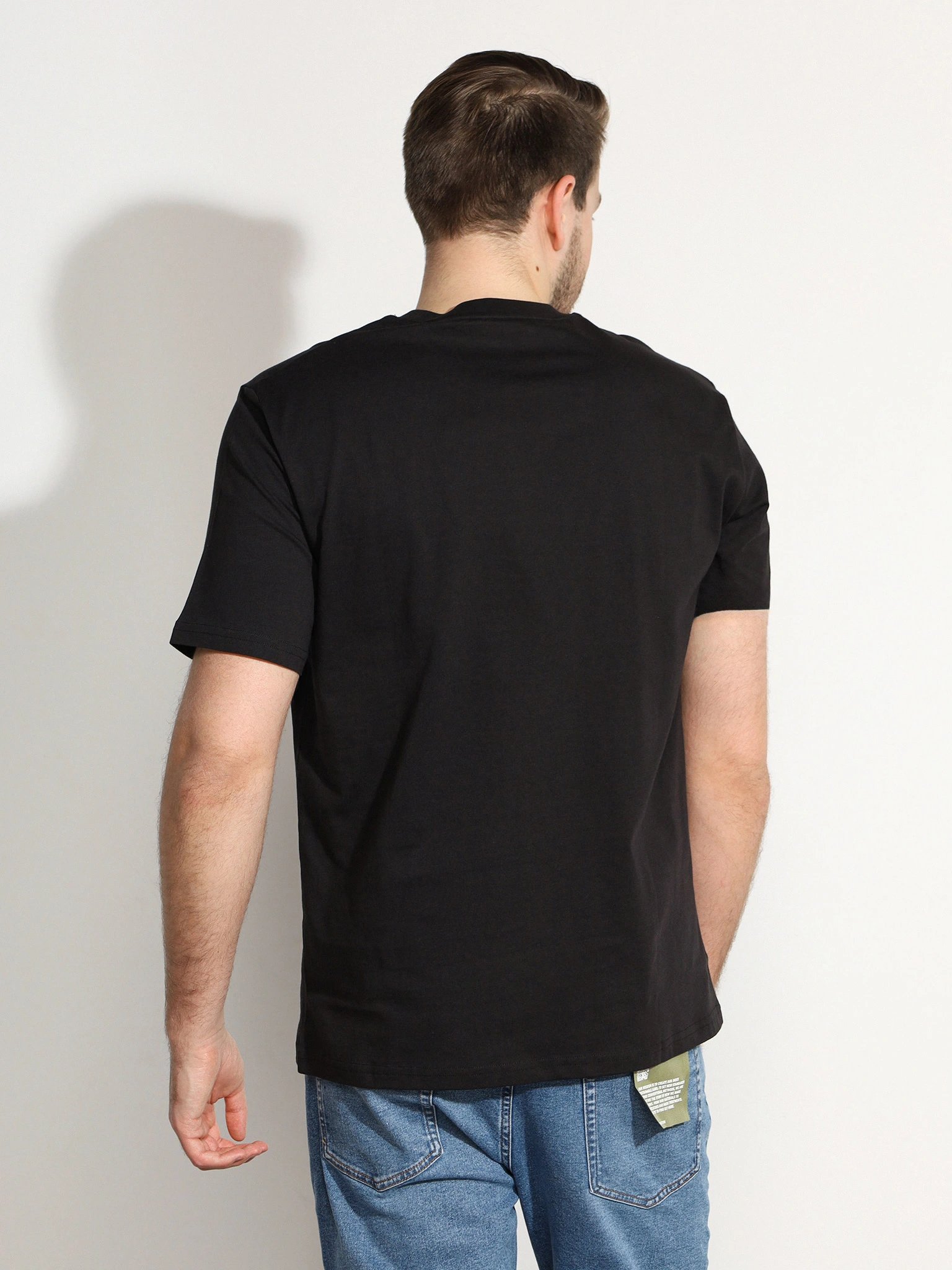 Футболка черного цвета из хлопка